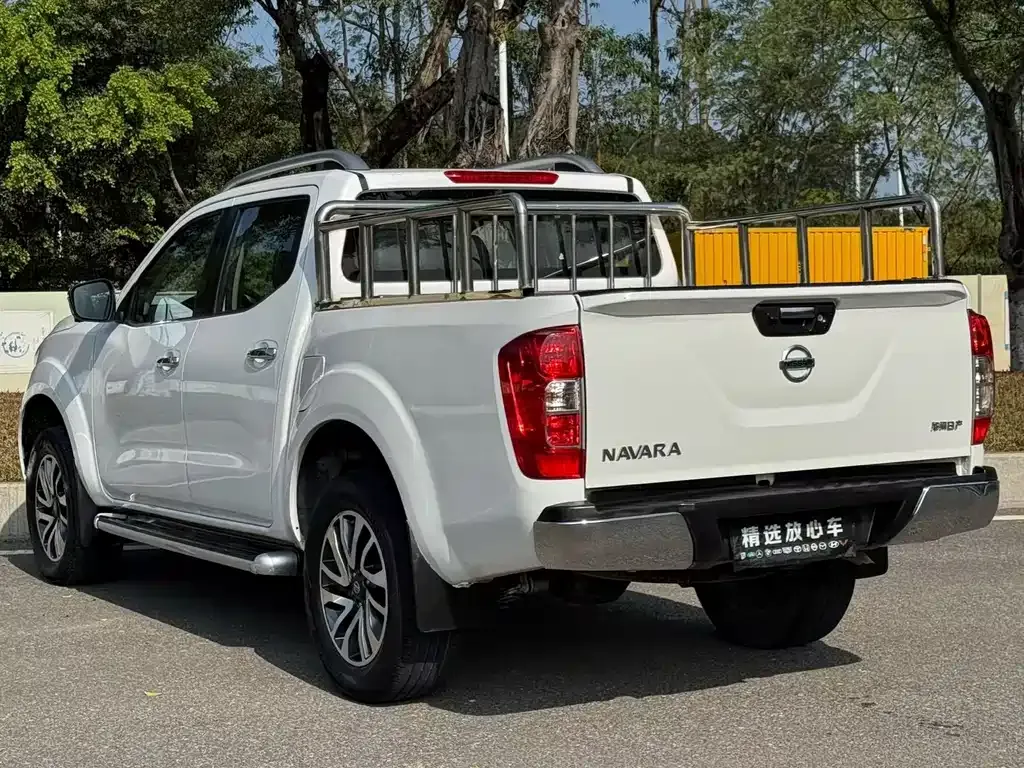 Nissan Navara — фото 10
