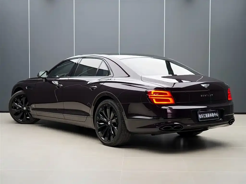 Bentley Flying Spur — фото 3