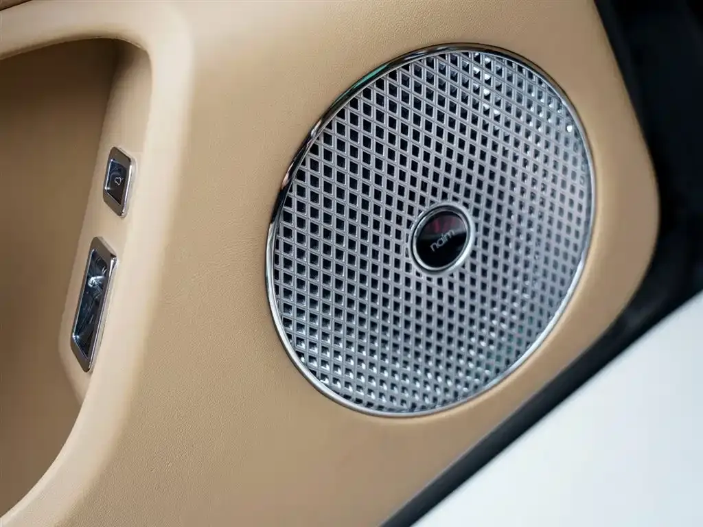Bentley Flying Spur — фото 6