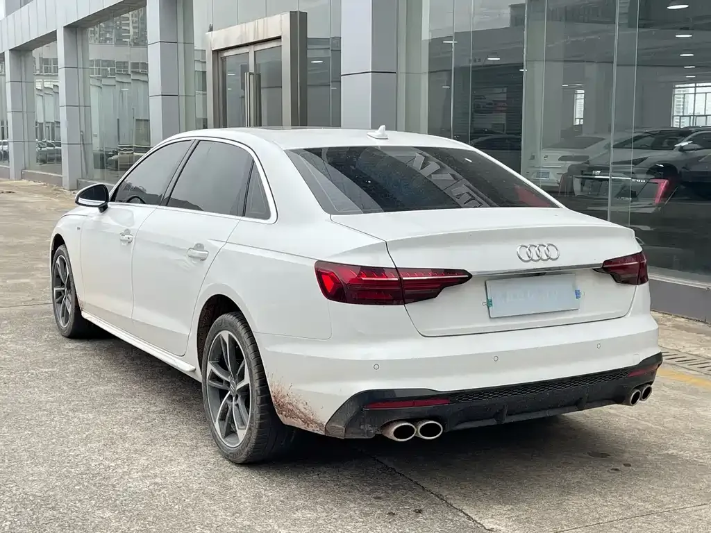 Audi A4L — фото 4