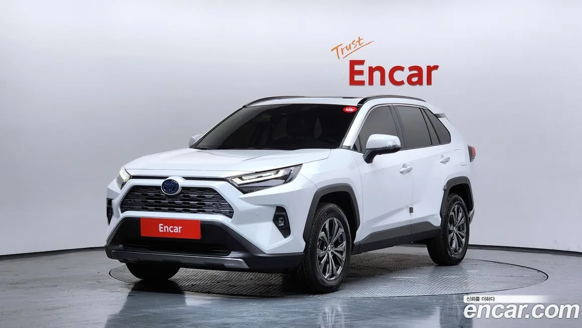 Toyota RAV4 — фото 1