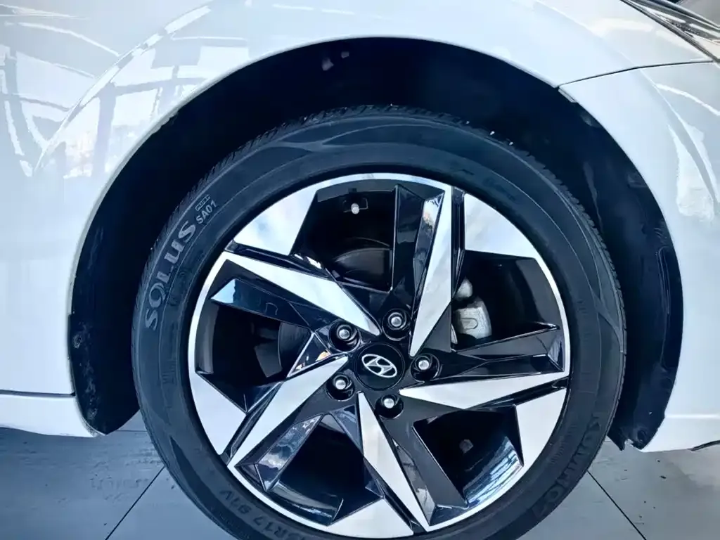 Hyundai Elantra — фото 6