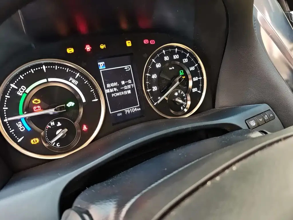 Toyota Alphard — фото 4