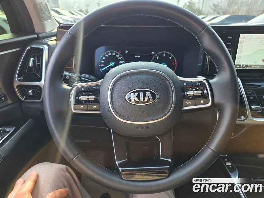 Kia Sorento — фото 10