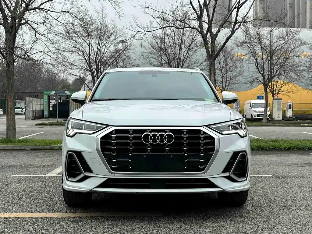 Audi Q3 — фото 10