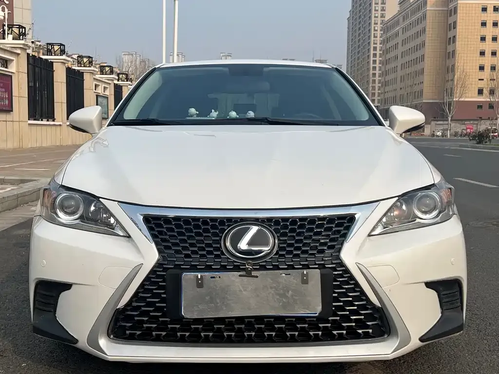 Lexus CT — фото 10
