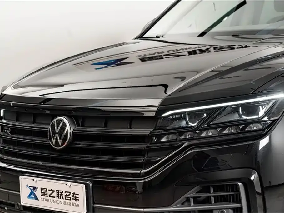 Volkswagen Touareg — фото 5
