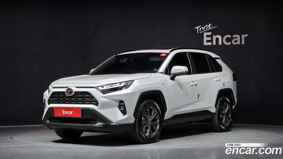 Toyota RAV4 — фото 1