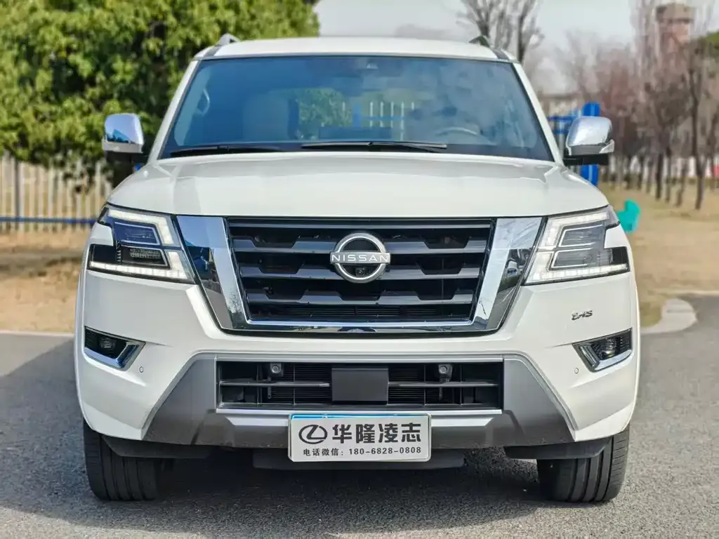 Nissan Patrol — фото 1