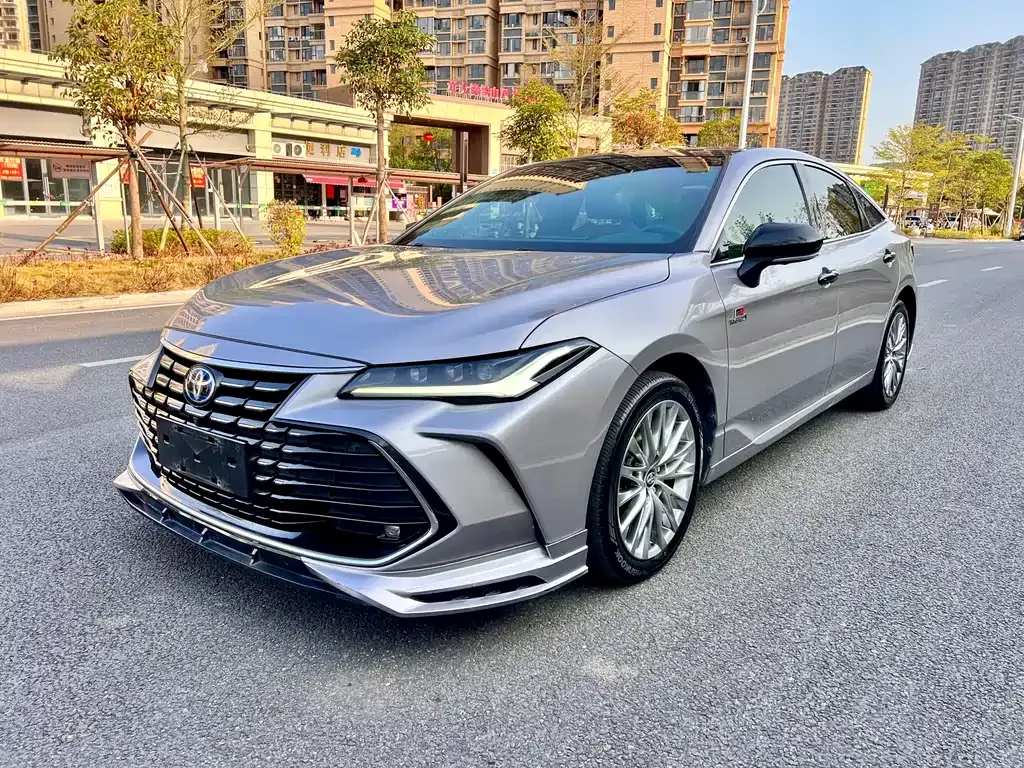 Toyota Avalon — фото 1
