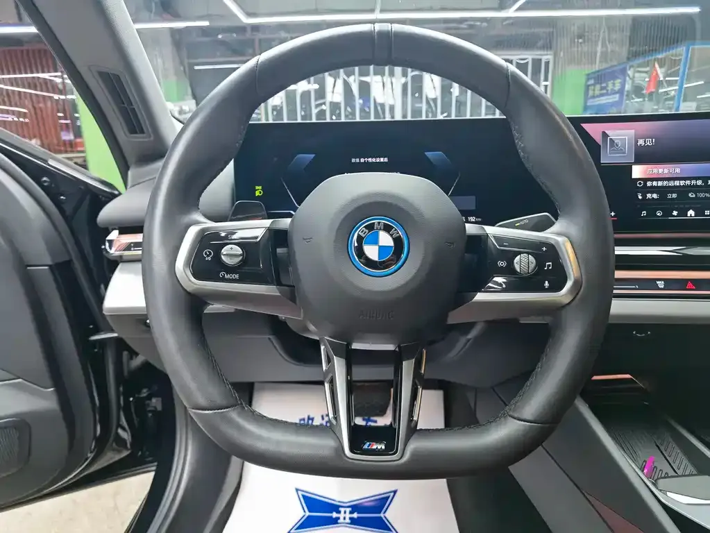 BMW i5 — фото 2