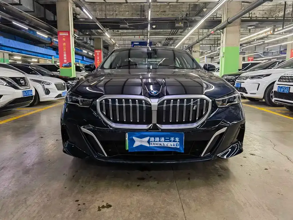 BMW i5 — фото 7