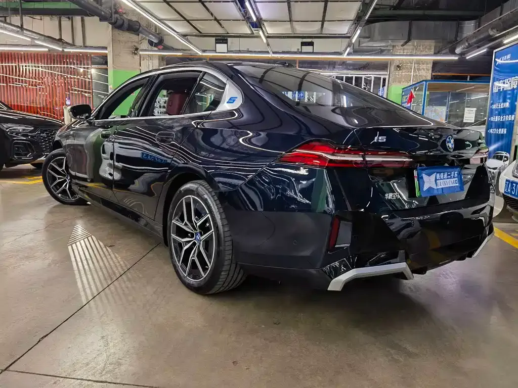 BMW i5 — фото 9