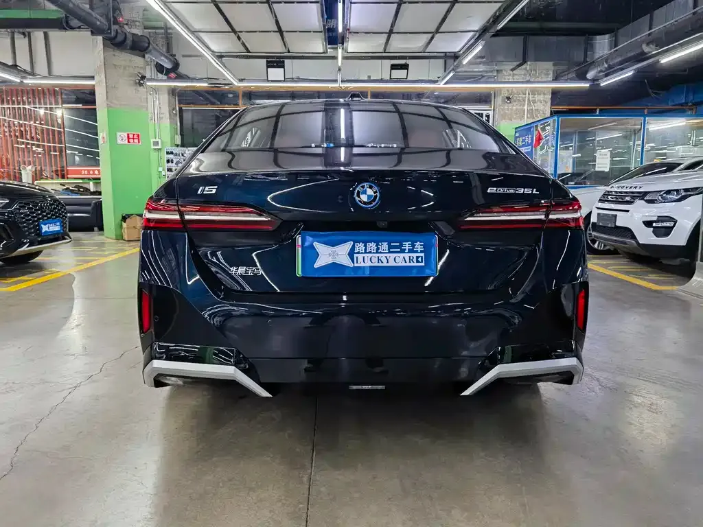 BMW i5 — фото 4