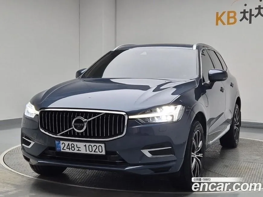 Volvo XC60 — фото 1