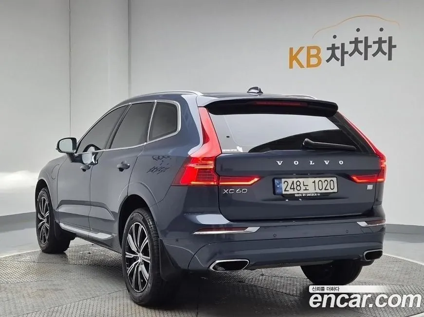 Volvo XC60 — фото 10