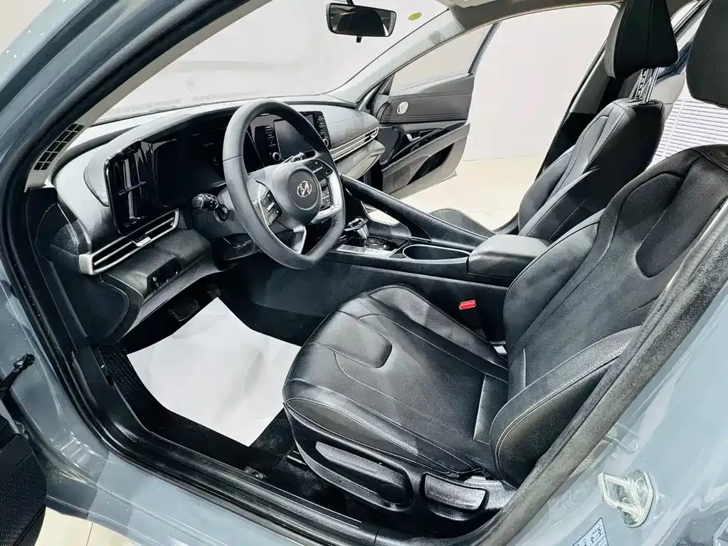 Hyundai Elantra — фото 3