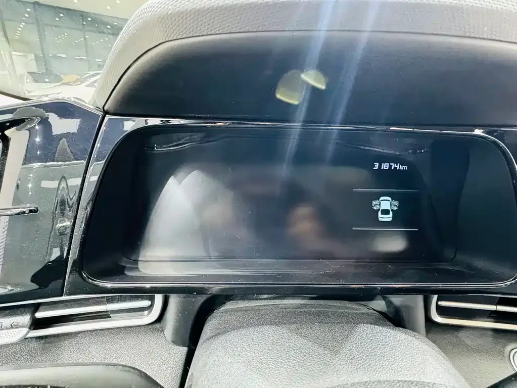 Hyundai Elantra — фото 9