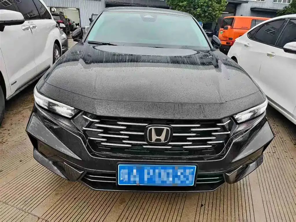Honda Accord — фото 1