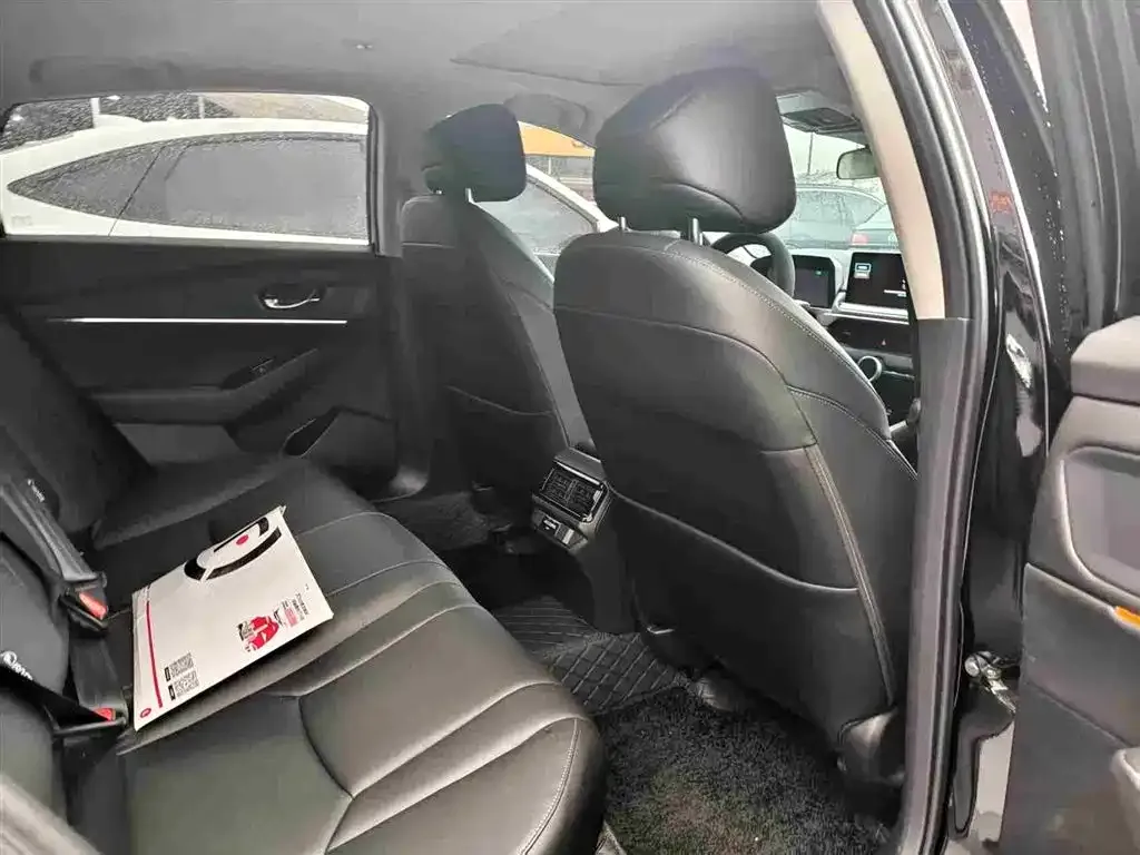 Honda Accord — фото 8