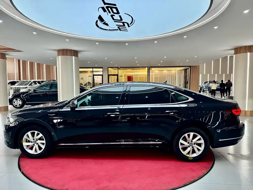 Volkswagen Passat — фото 10