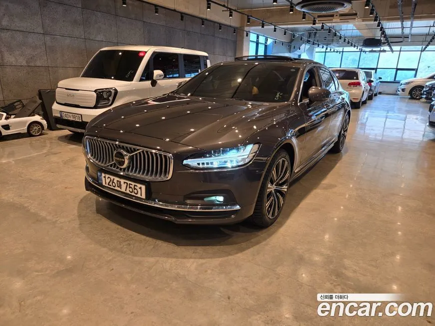 Volvo S90 — фото 1