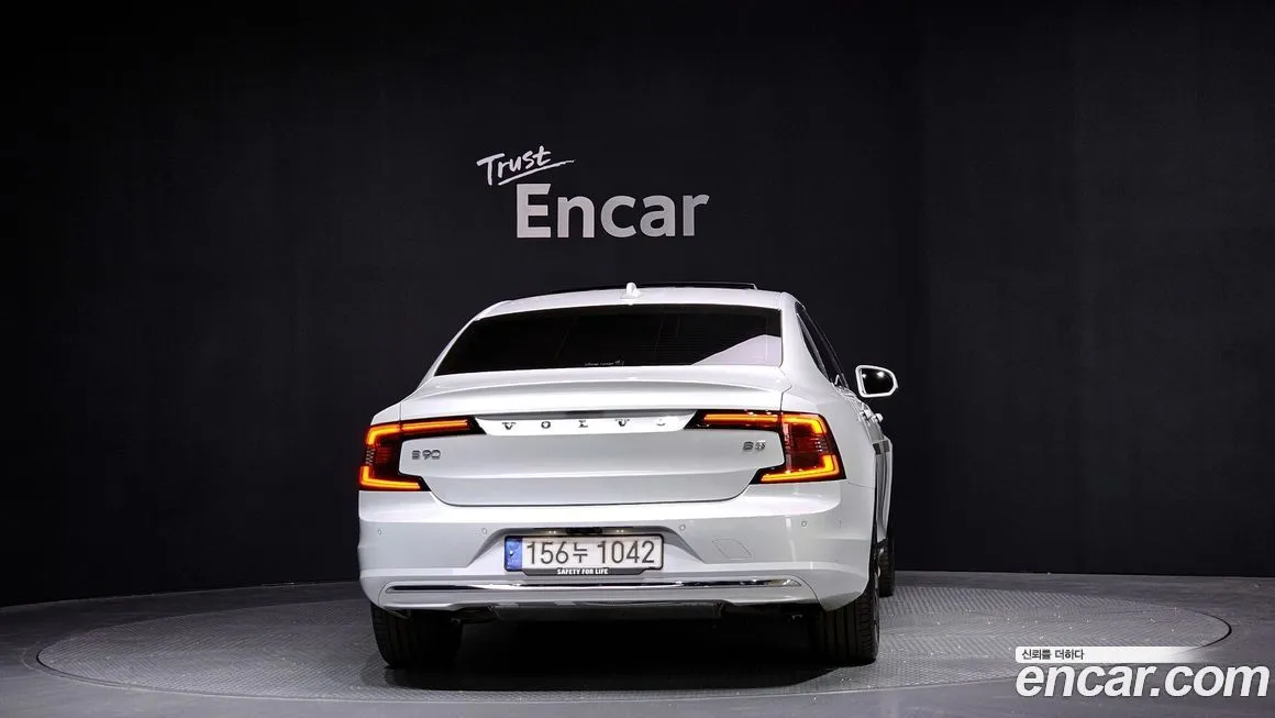 Volvo S90 — фото 10