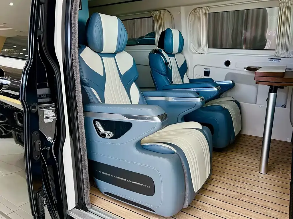 Ford Transit — фото 10