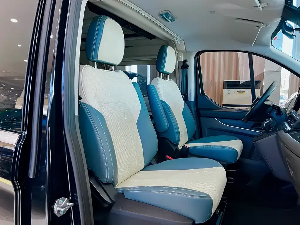 Ford Transit — фото 2