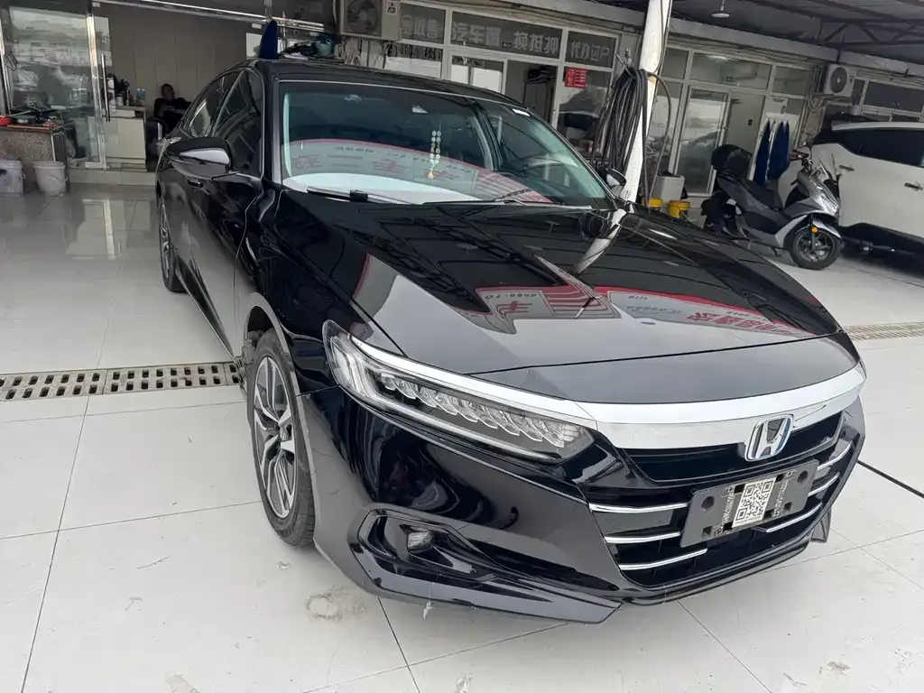 Honda Accord — фото 1
