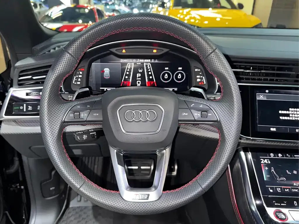 Audi RS Q8 — фото 8