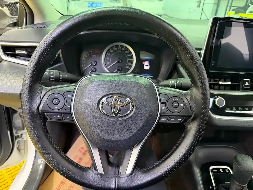 Toyota Corolla — фото 3