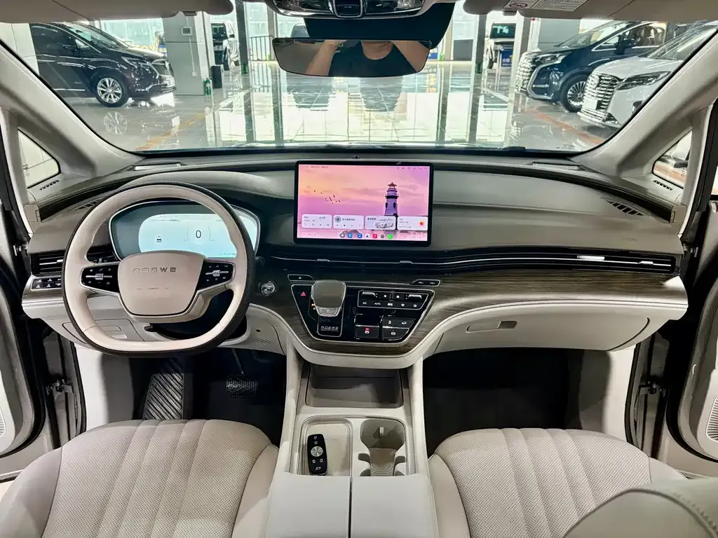 Roewe iMAX8 New Energy — фото 3