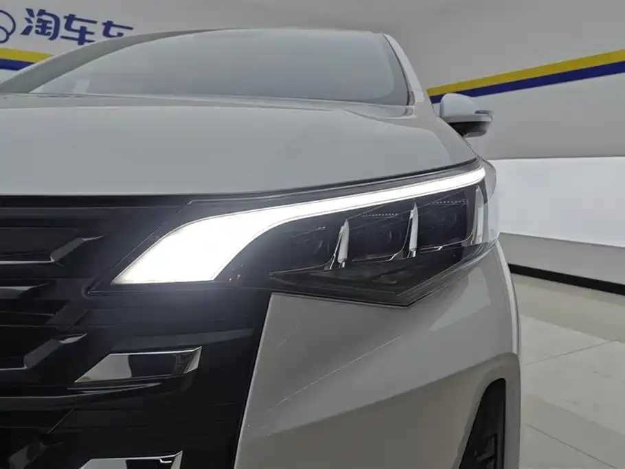GAC Motor Trumpchi M6 — фото 7