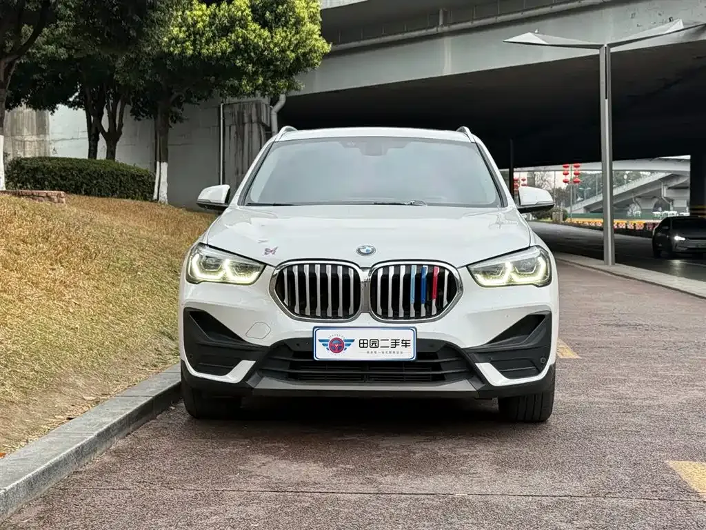 BMW X1 — фото 9