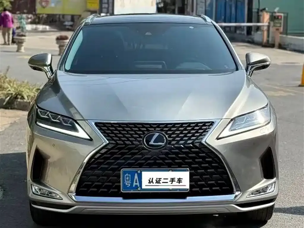 Lexus RX — фото 1