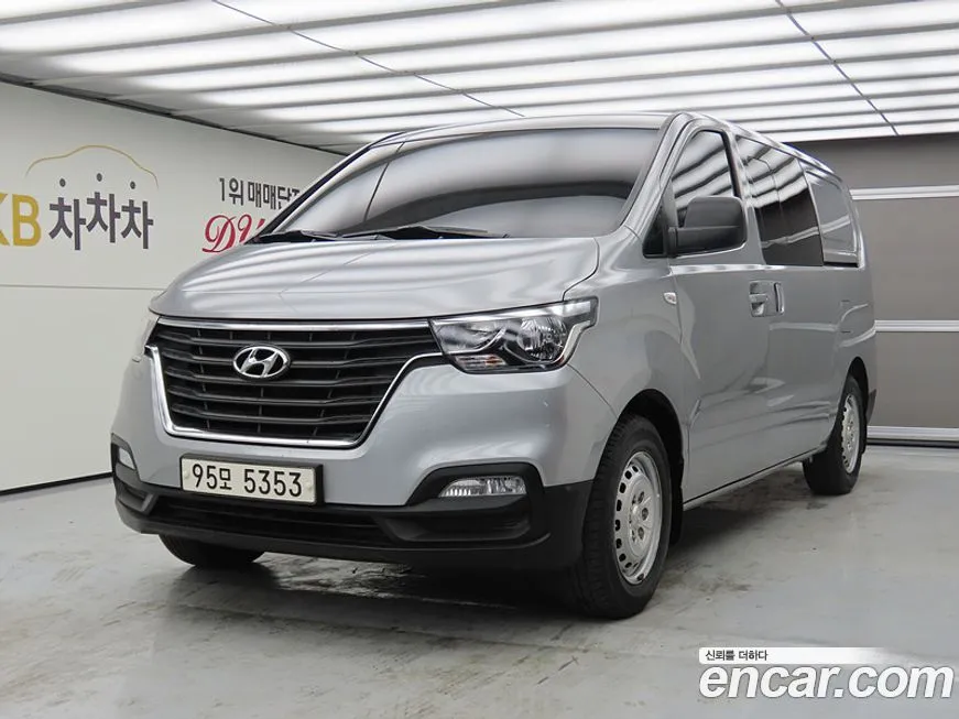 Hyundai Starex — фото 1