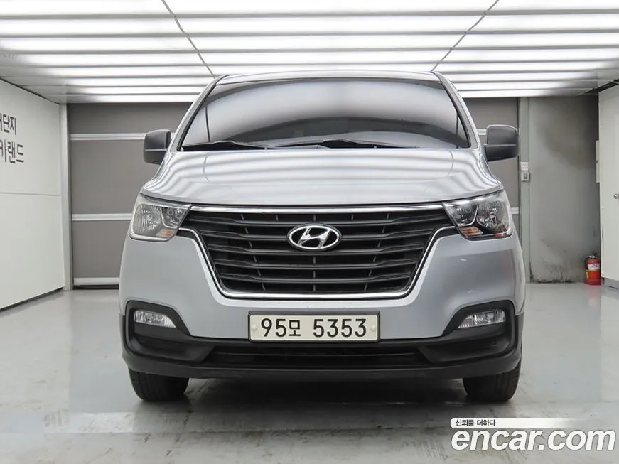Hyundai Starex — фото 3