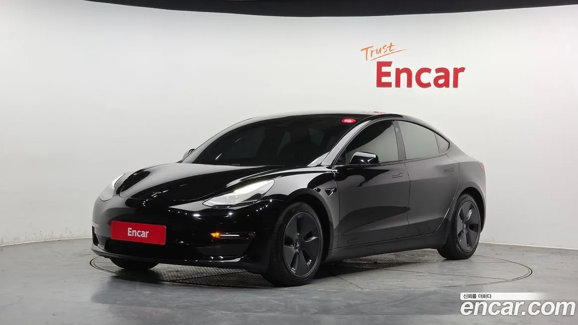 Tesla Model 3 — фото 1