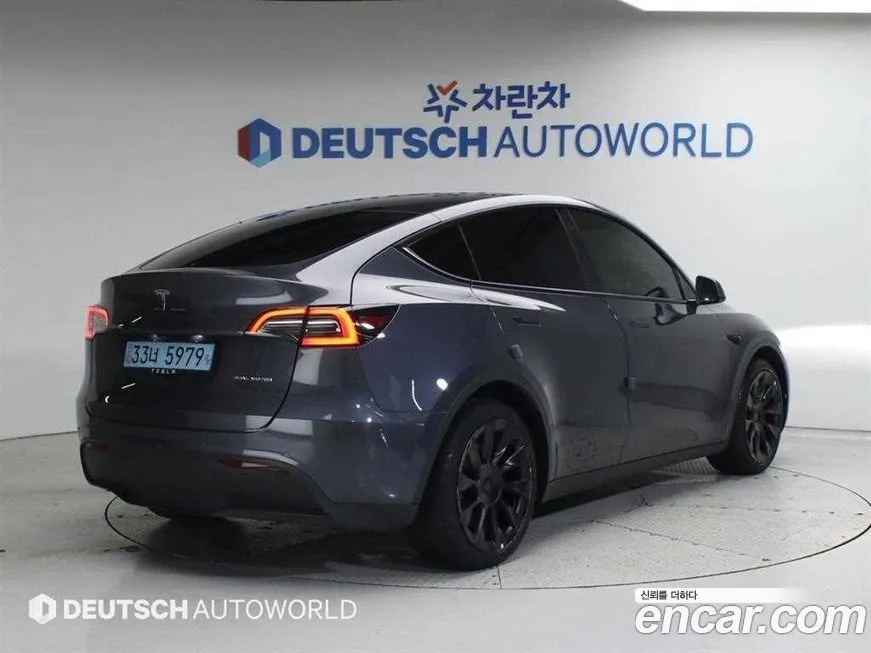 Tesla Model Y — фото 2