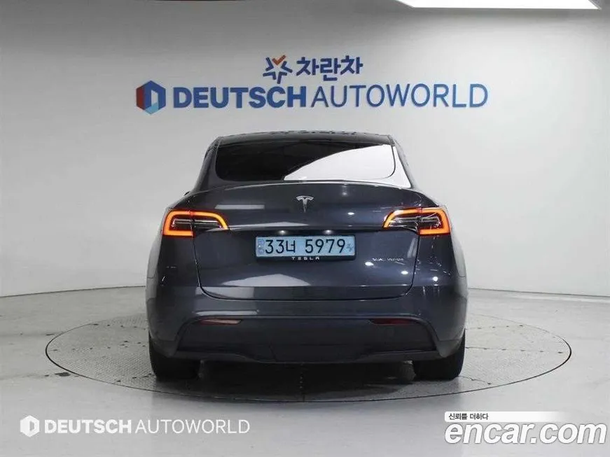 Tesla Model Y — фото 4