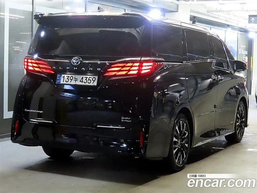 Toyota Alphard — фото 2