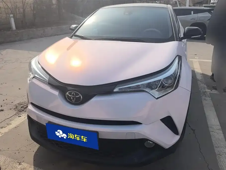 Toyota C-HR — фото 5