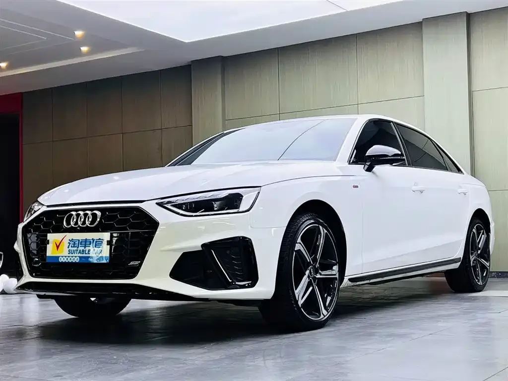 Audi A4L — фото 1