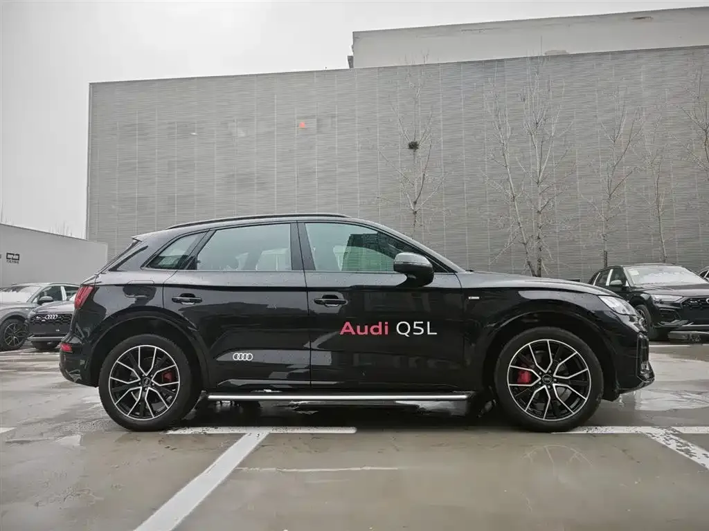 Audi Q5L — фото 4