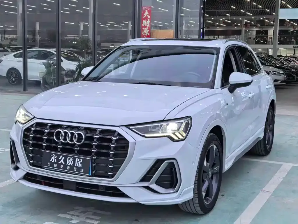 Audi Q3 — фото 1