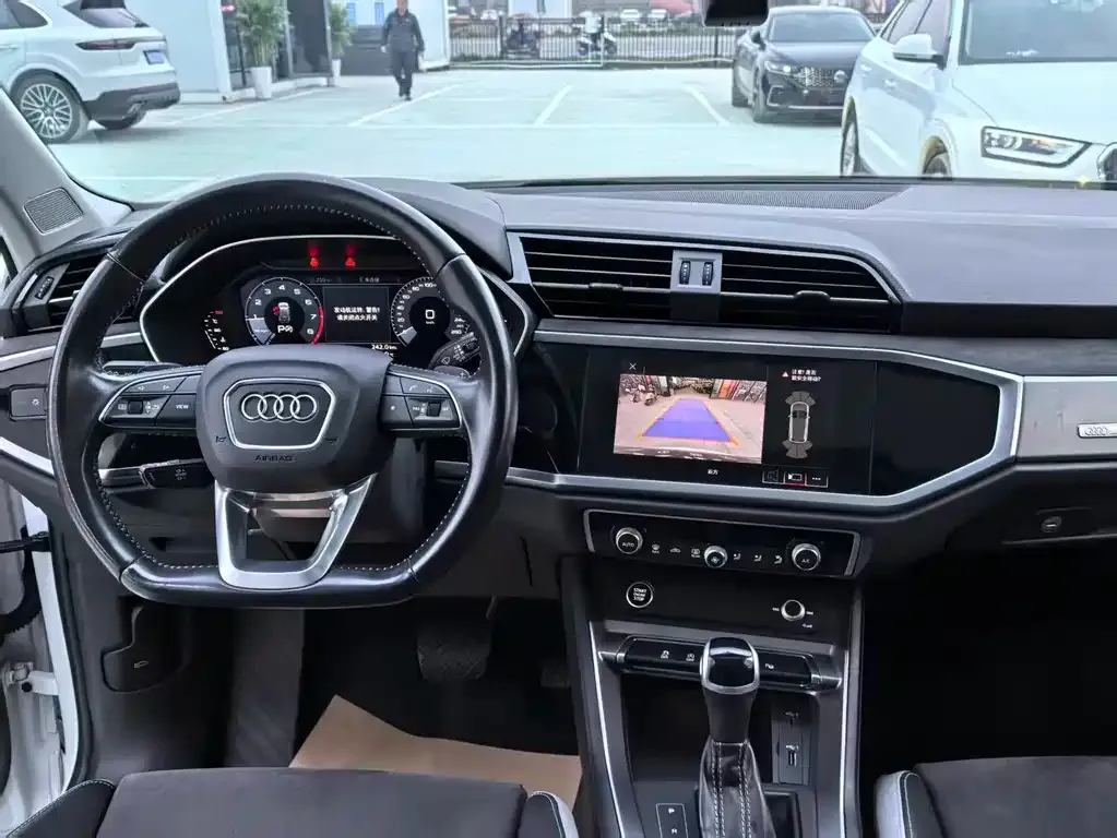 Audi Q3 — фото 2