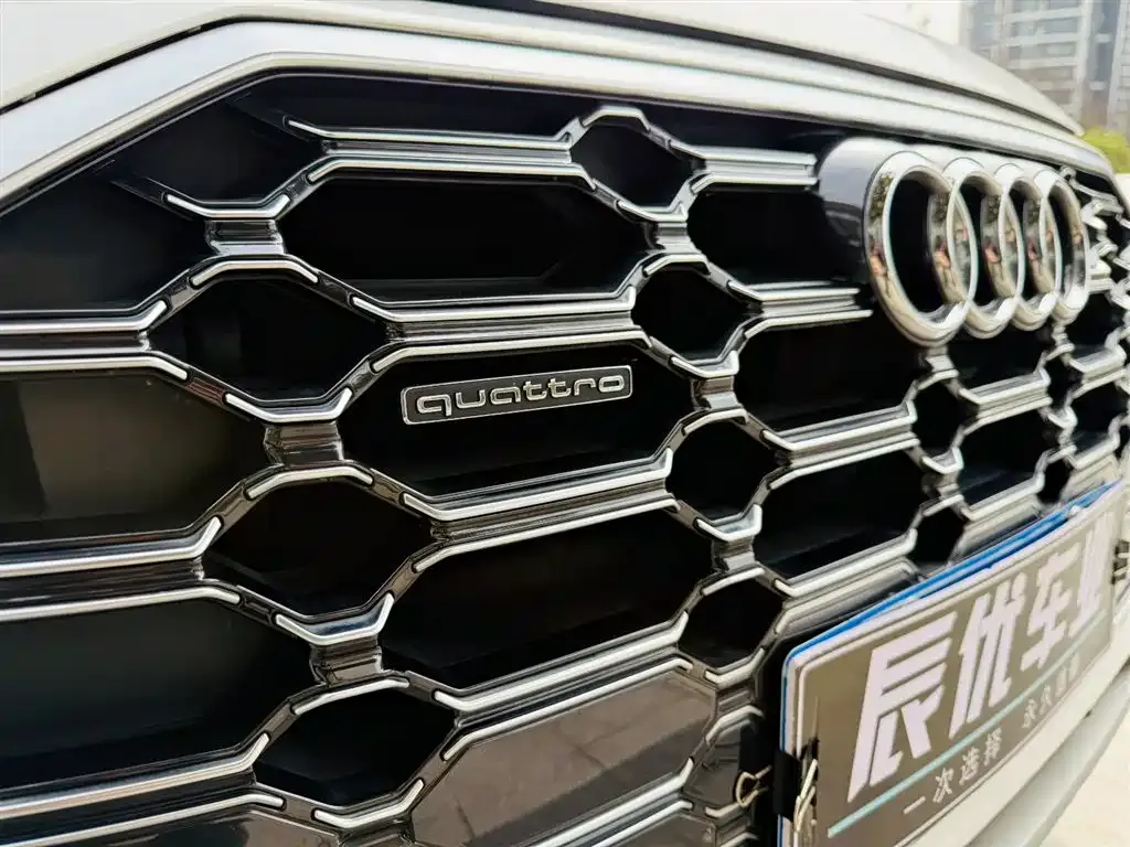 Audi Q5L — фото 4