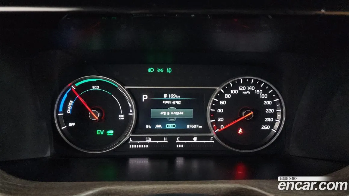 Kia Sorento — фото 7