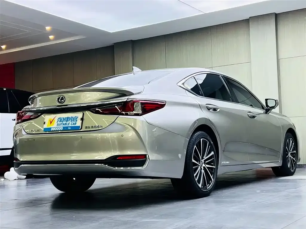 Lexus ES — фото 3